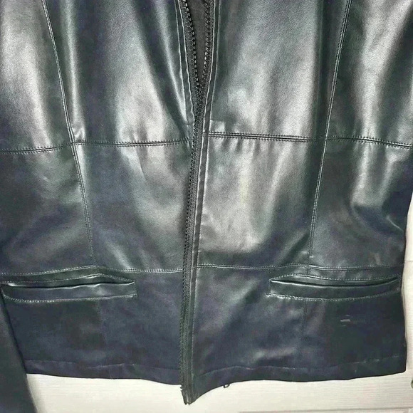 Paris Blues Black Pleather Full Zip Jacket Ladies size Medium Pockets - Picture 4 of 5